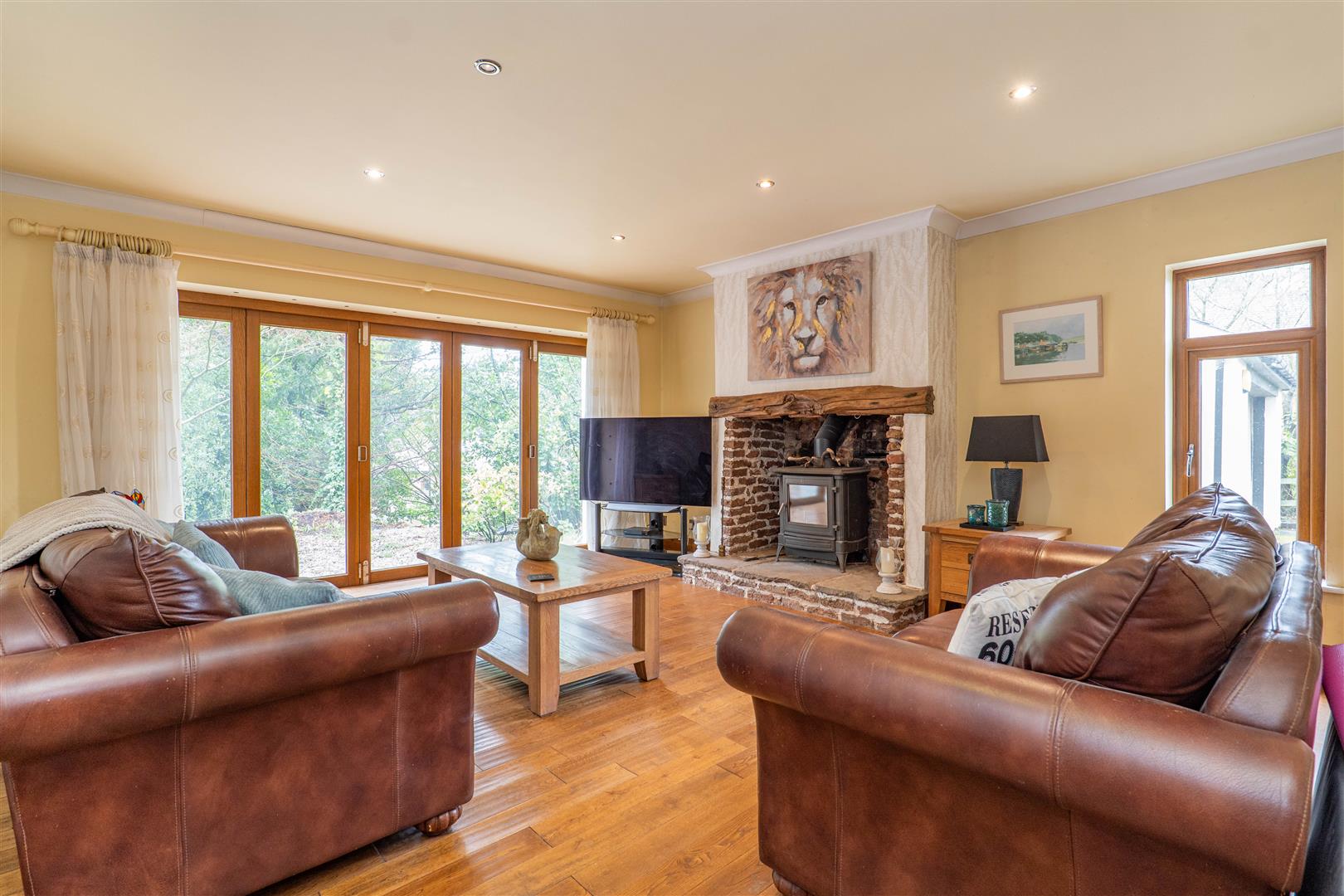4 bed property in Bank Parade, Penwortham